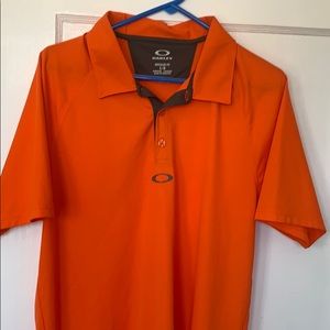 Oakley size L men’s golf shirt